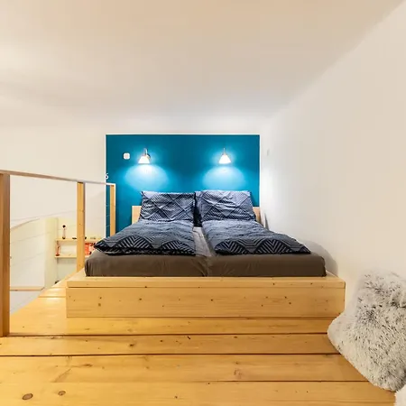 Blue & Wood Loft In Soul Budapest